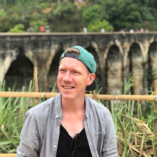 Uitgelichte foto medewerker, Jón. Sri Lanka bij een brug