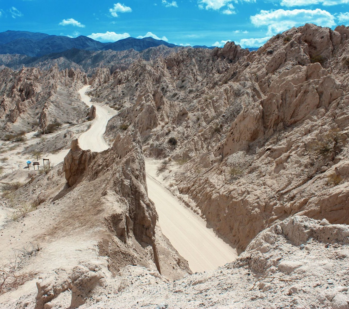 rondreis Argentinië, Molinos, Quebrada de las Flechas kronkelweg