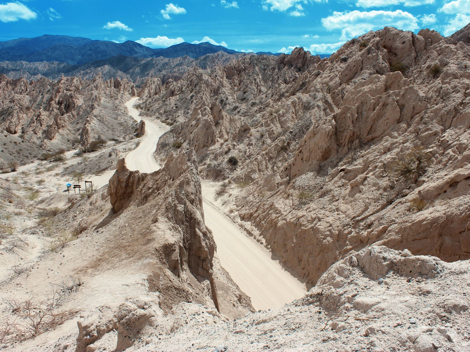 rondreis Argentinië, Molinos, Quebrada de las Flechas kronkelweg