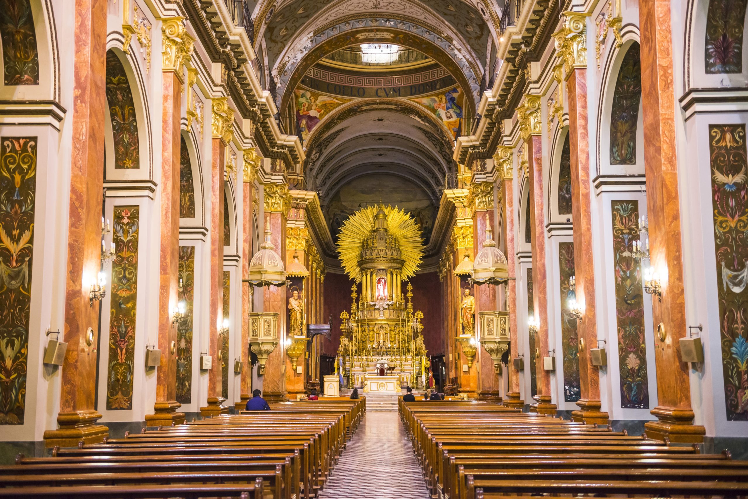 rondreis Argentinië, Salta, binnen in de Salta Kathedraal