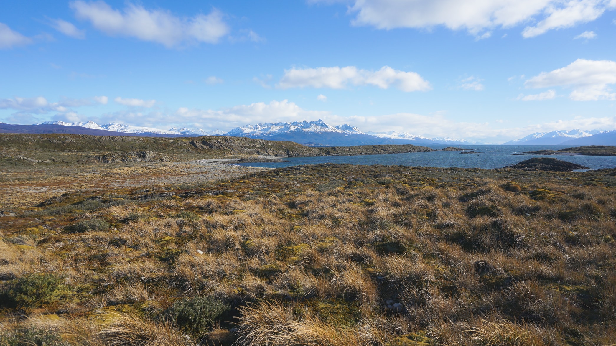 rondreisArgentinië, Ushuaia, vallei met meer