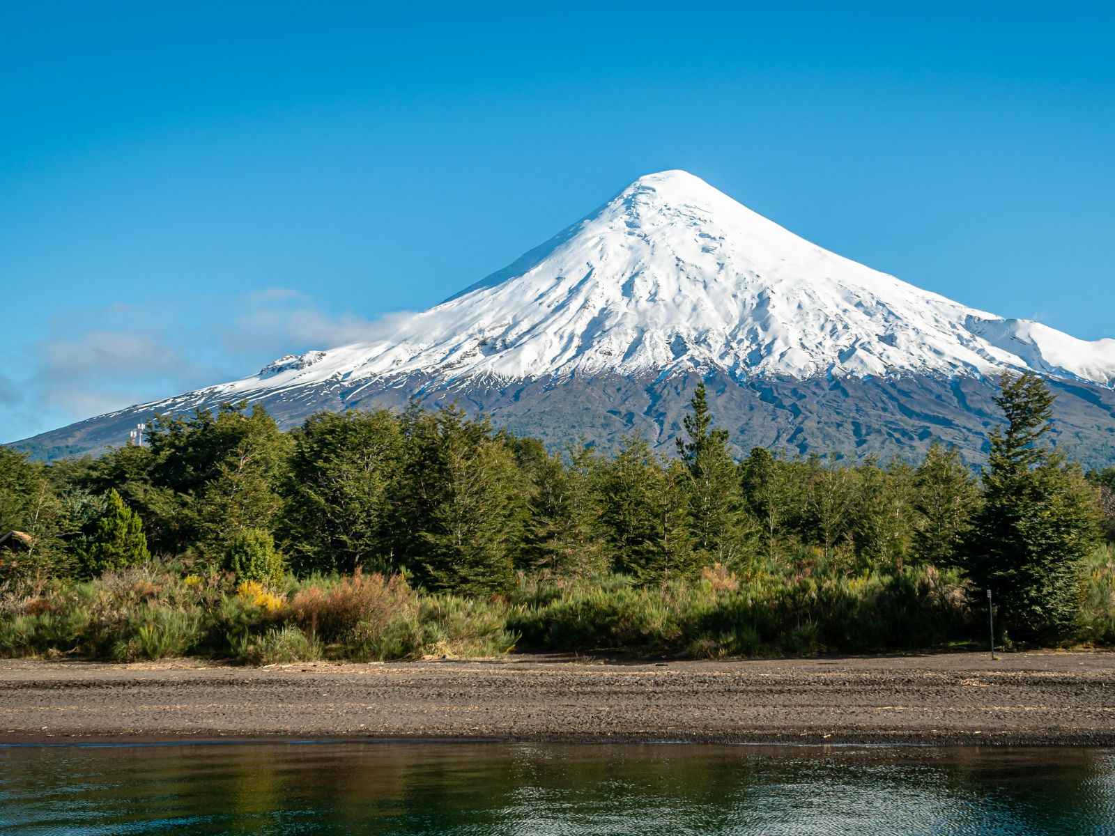 rondreis Chili, Puerto Varas, vulkaan met meer