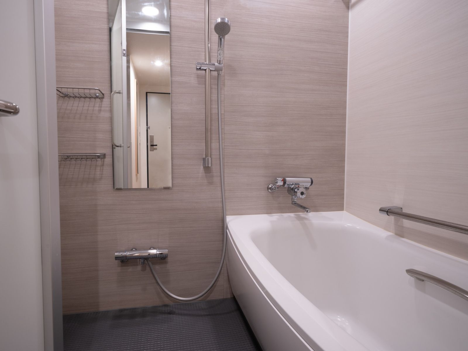 Rondreis Japan, Hiroschima, Hotel Vista Hiroschima badkamer