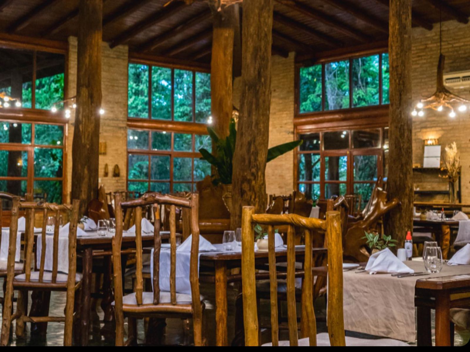 Rondreis Argentinie, Puerto Iguazu, La Aldea de la Selva - restaurant