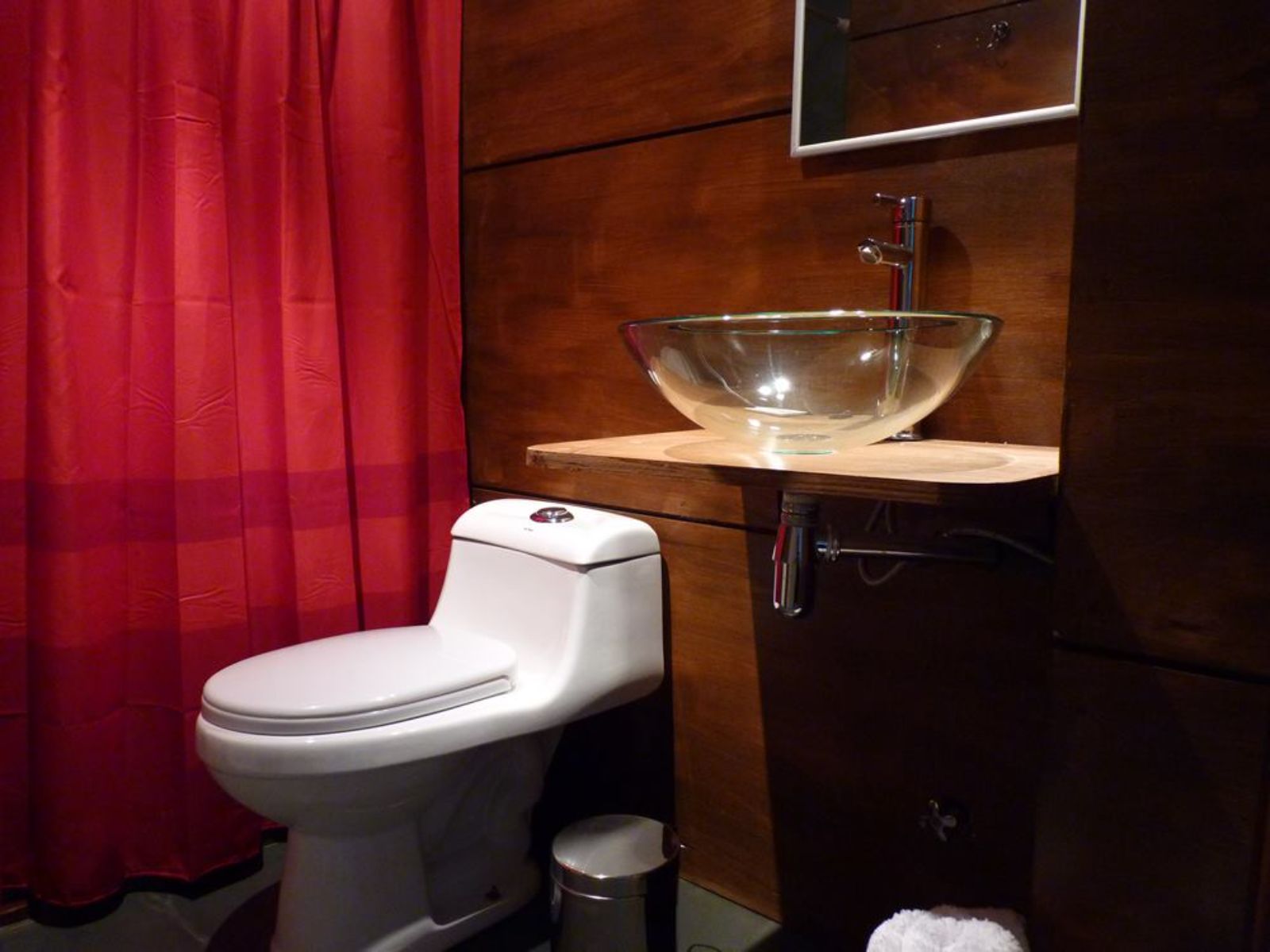 Rondreis Chili, Puyehue, El Taique lodge badkamer