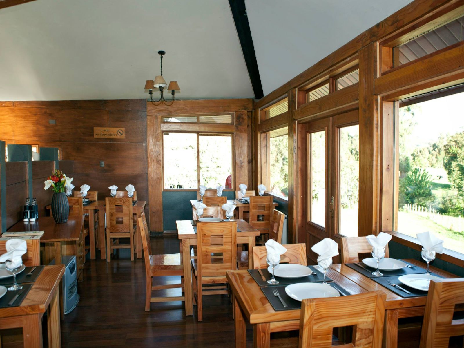 Rondreis Chili, Puyehue, El Taique lodge eetzaal