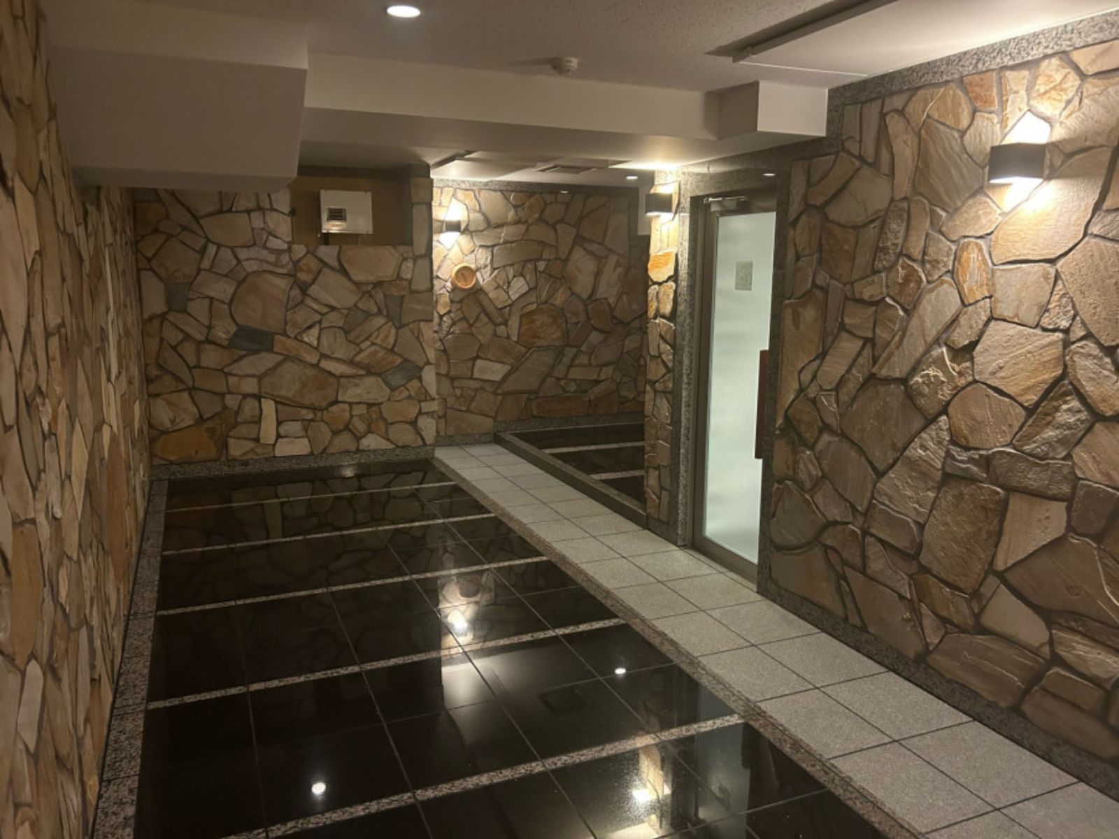 Rondreis Japan, Kawaguchiko, Toyoko Inn Fuji Kawaguchiko Ohashi kamer bedhuis