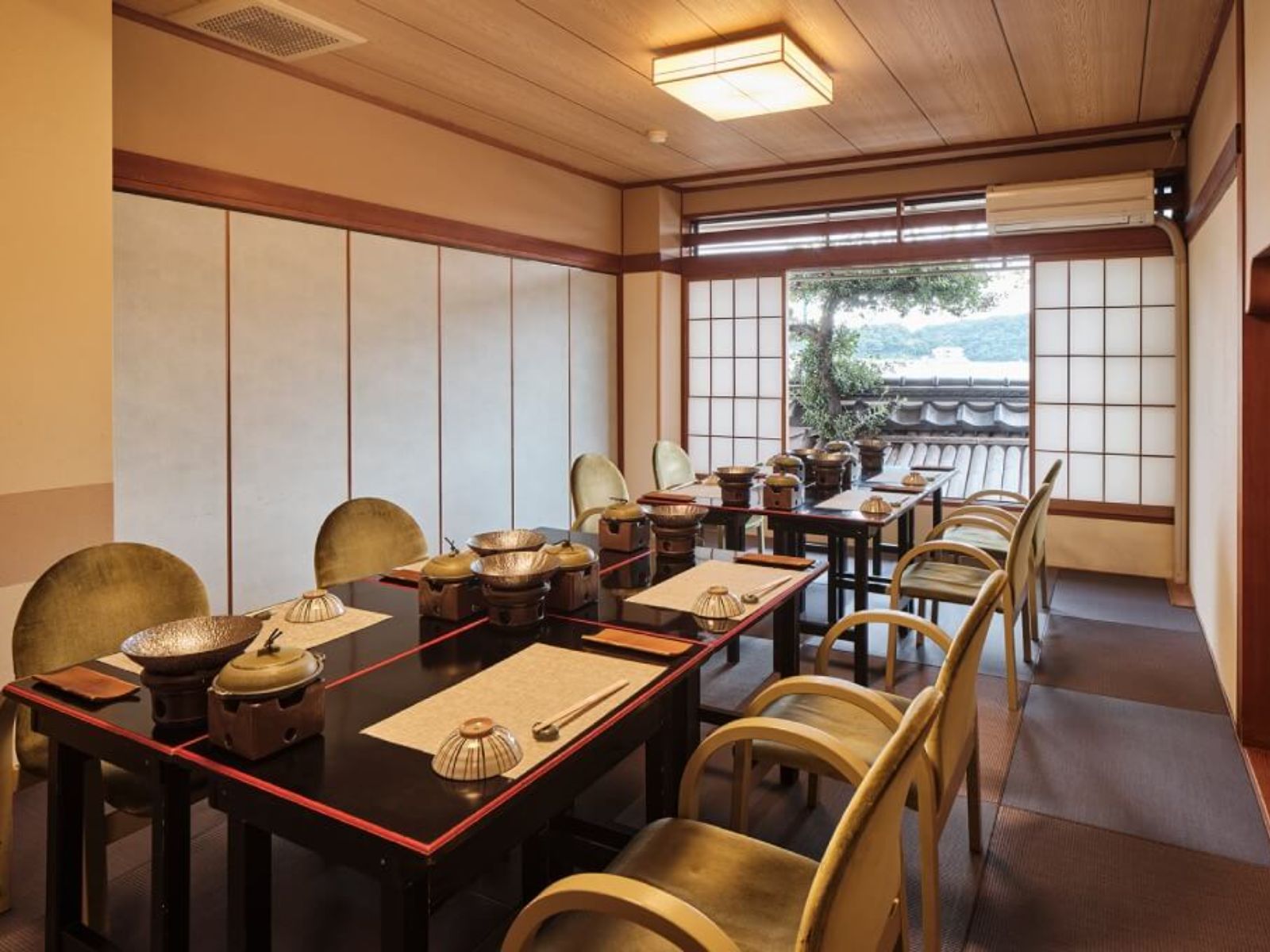 Rondreis Japan, Mount Nachi, Manseiro Kii Katsuura eetzaal