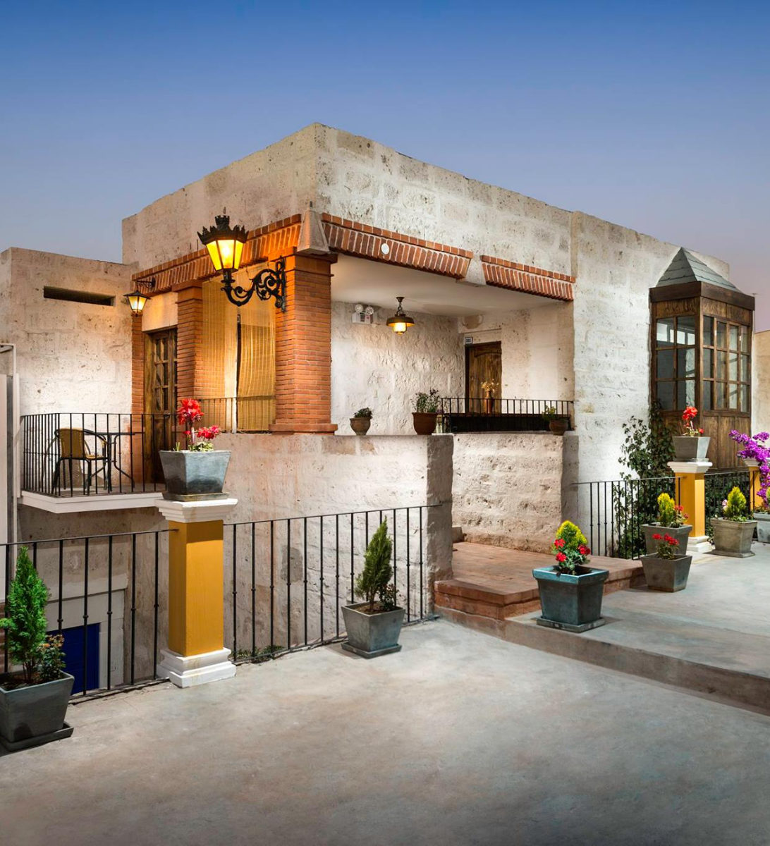 Rondreis Peru, Arequipa, Hosteria Arequipa - buitenaanzicht