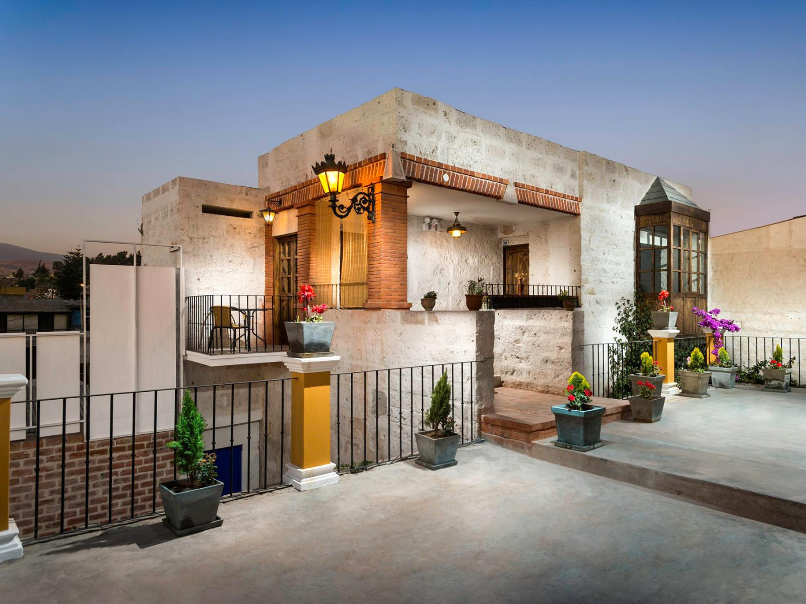 Rondreis Peru, Arequipa, Hosteria Arequipa - buitenaanzicht