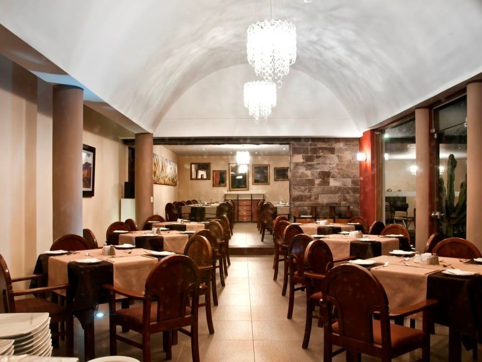 Rondreis Peru, Arequipa, La Maison de Elise eetzaal