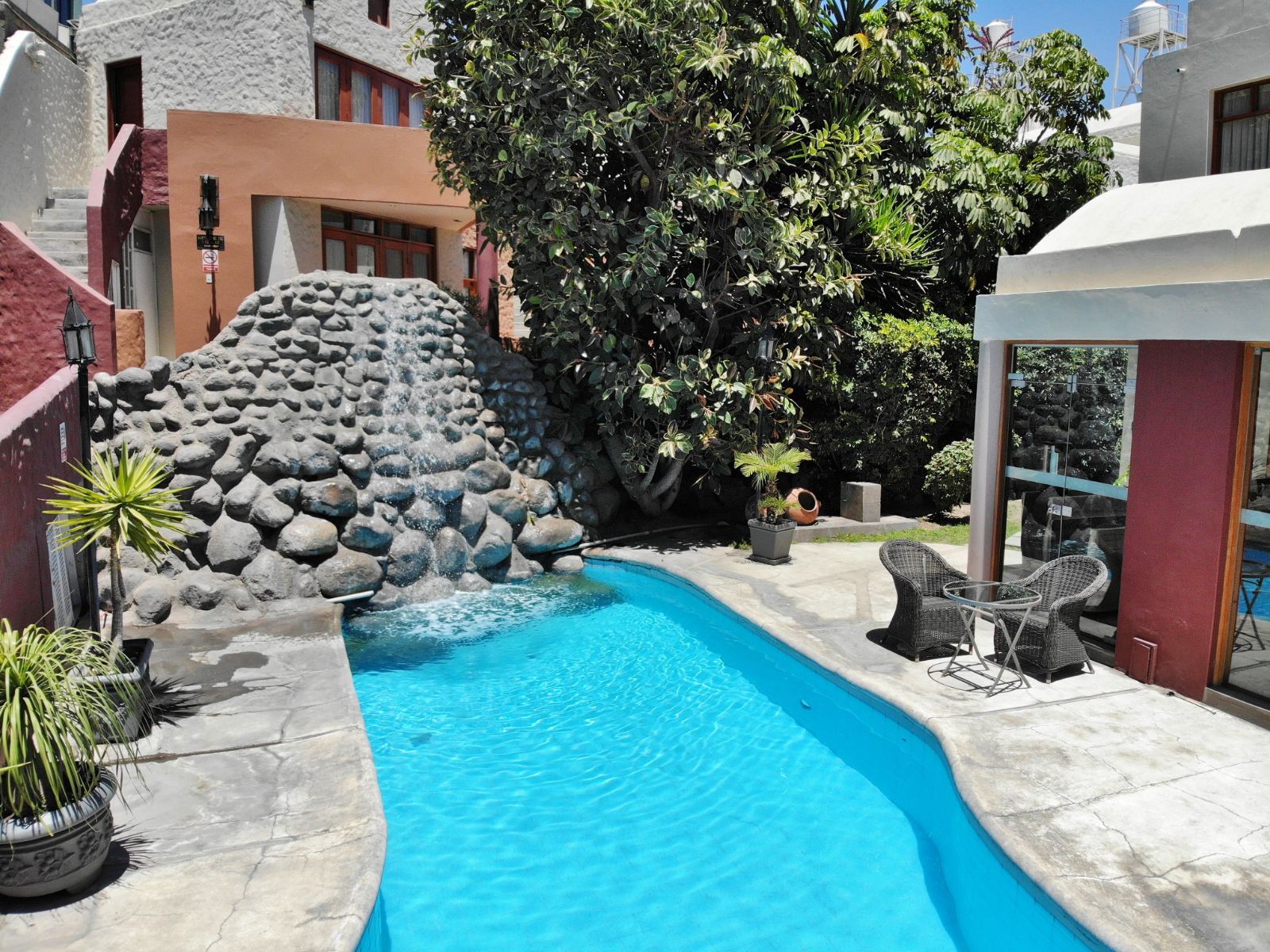 Rondreis Peru, Arequipa, La Maison de Elise zwembad