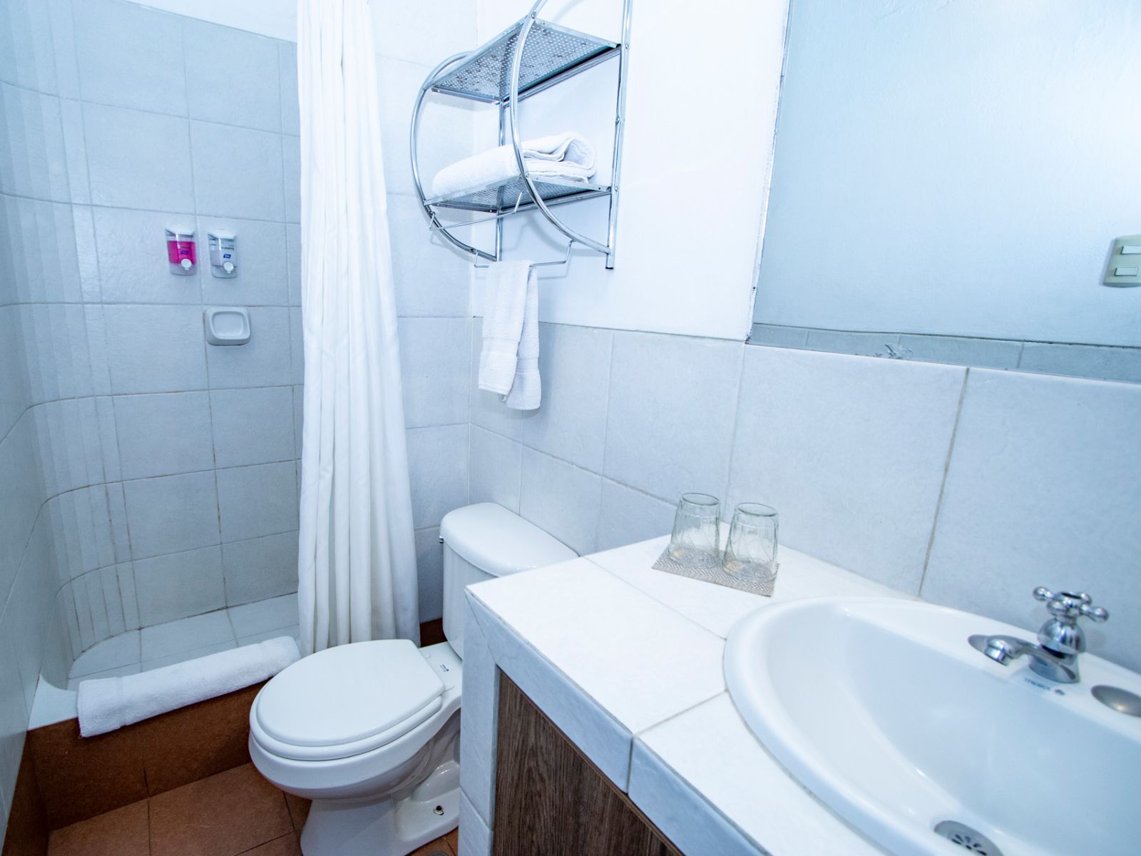 Rondreis Peru, Cusco, Inkarri hotel Badkamer