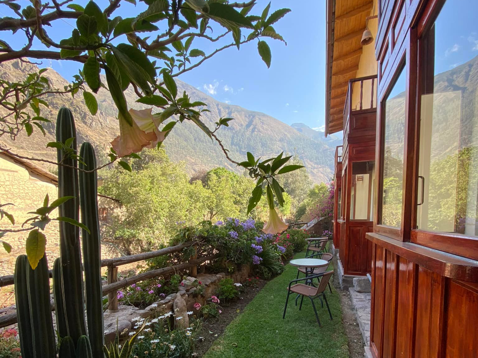 Rondreis Peru, Ollantaytambo (Sacred Valley), Sol Ollantay - uitzicht