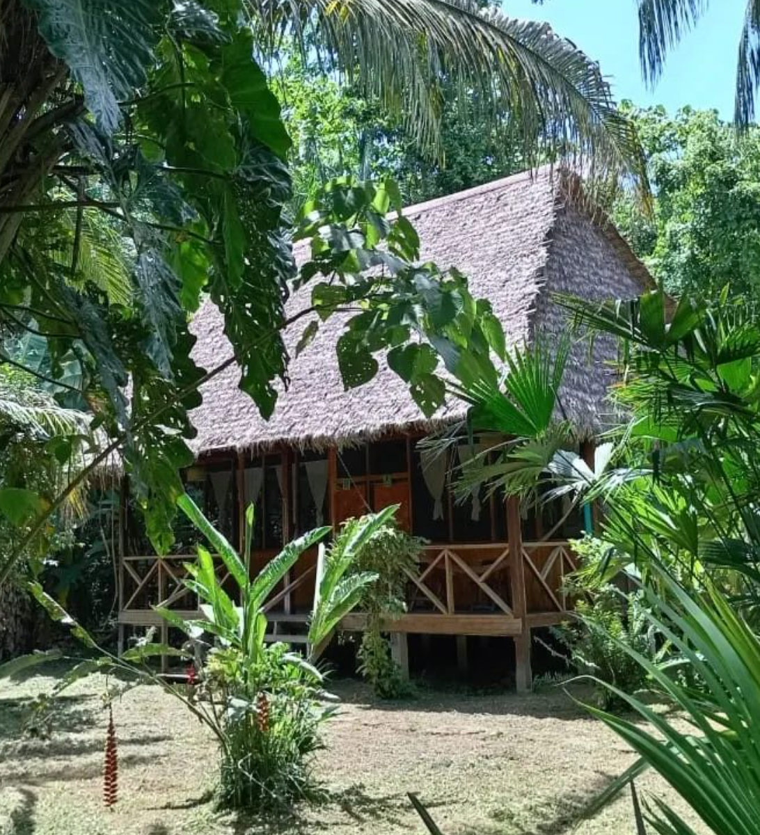 Rondreis Peru, Puerto Maldonado, Inotawa Lodge - buitenaanzicht