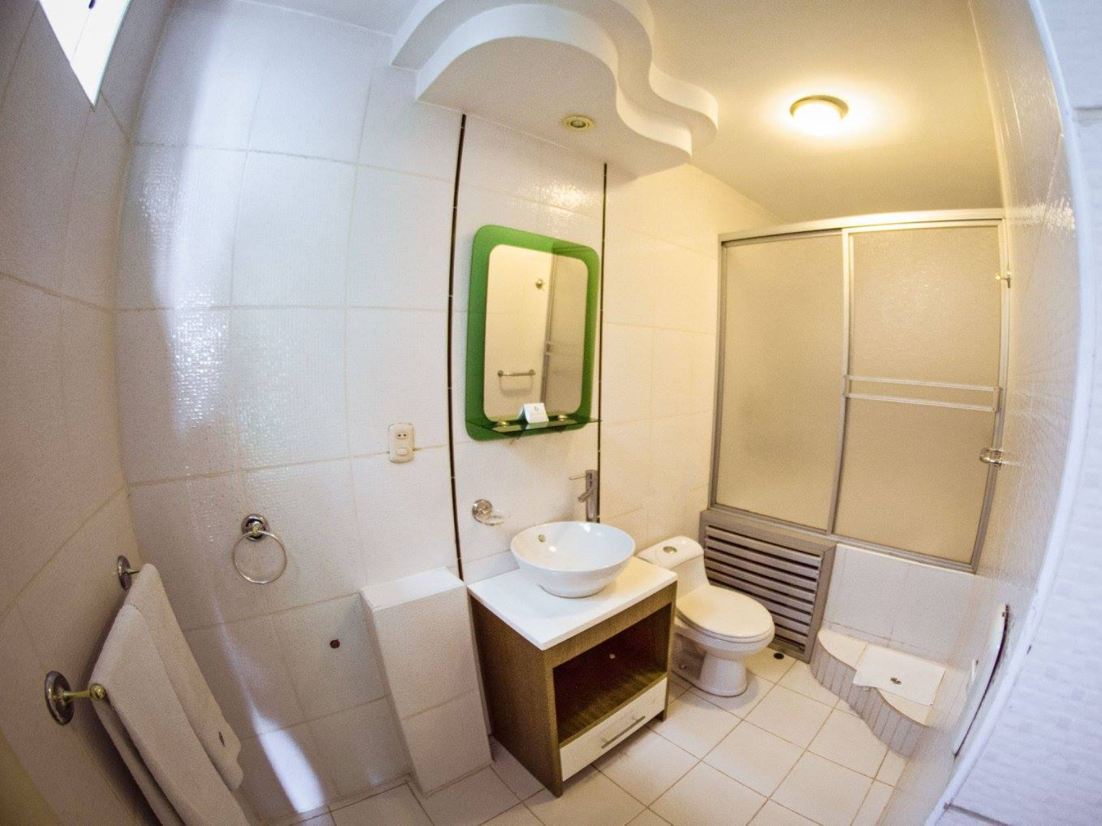 Rondreis Peru, Trujillo, The Grand Bolivar hotel - badkamer