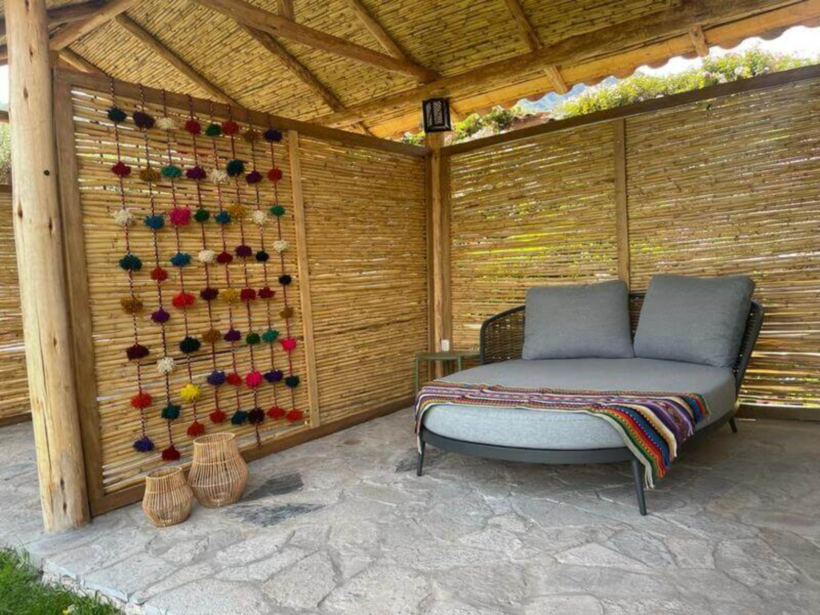 Rondreis Peru, Urubamba (Sacred Valley), Tierra Viva Valle Sagrado - bankje