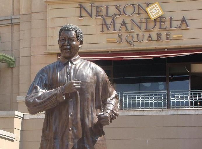 Rondreis Zuid-Afrika, Nelson Mandela Square