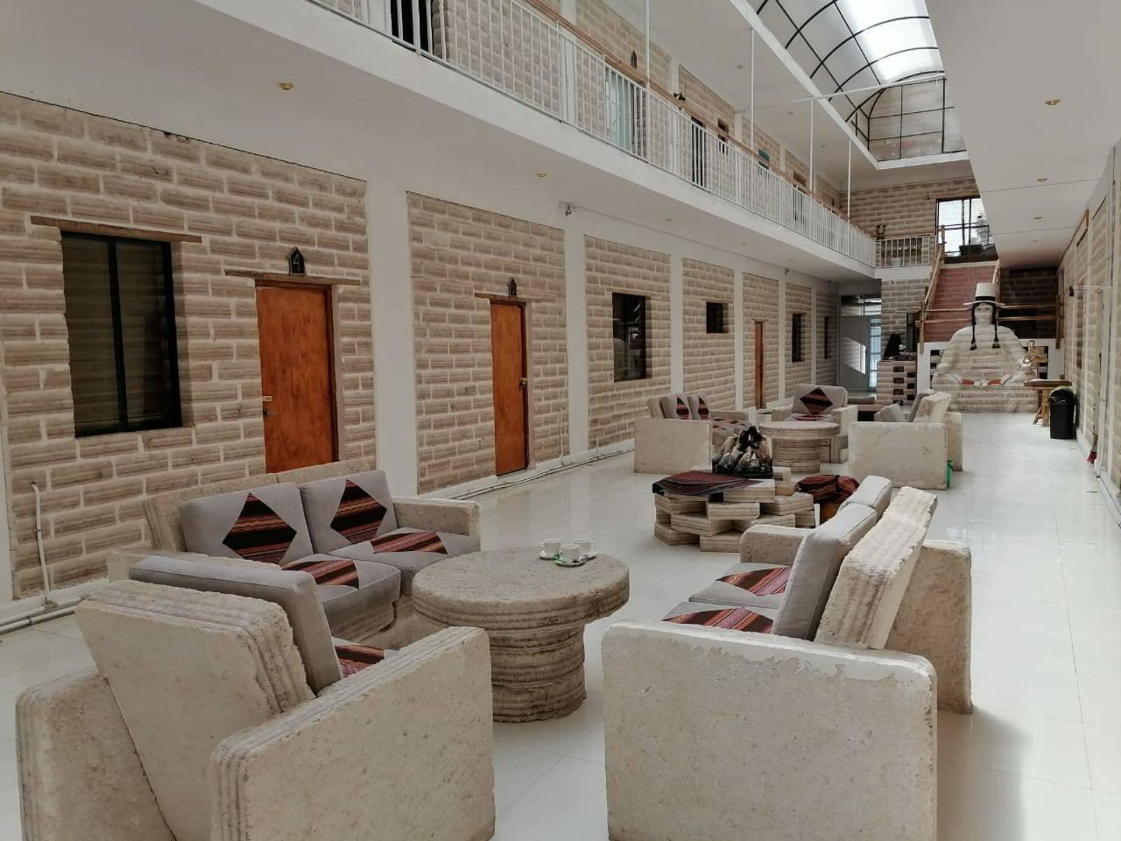 rondreis Bolivia, Uyuni, Hotel Casa de Sal, lounge
