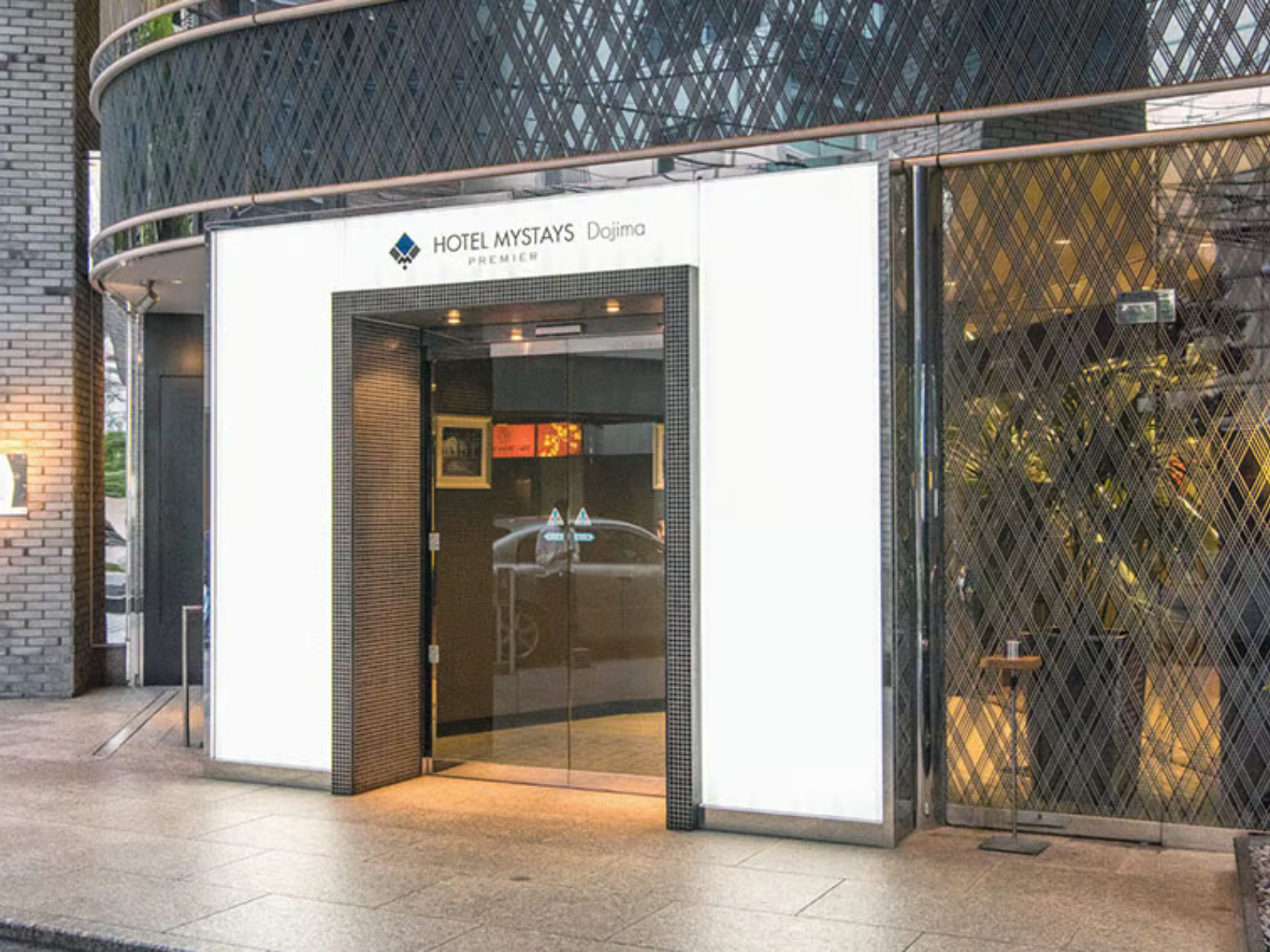 rondreis Japan, Osaka, Hotel Mystays, Premier Dojima, buitenaanzicht