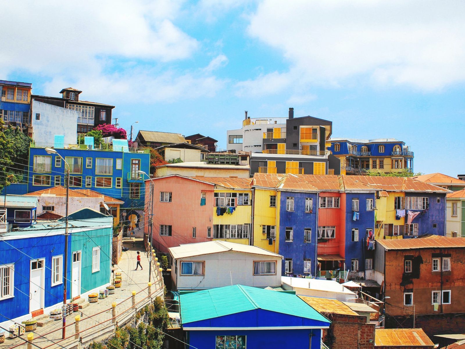 rondreis chili, valparaiso wijk gekleurde huizen
