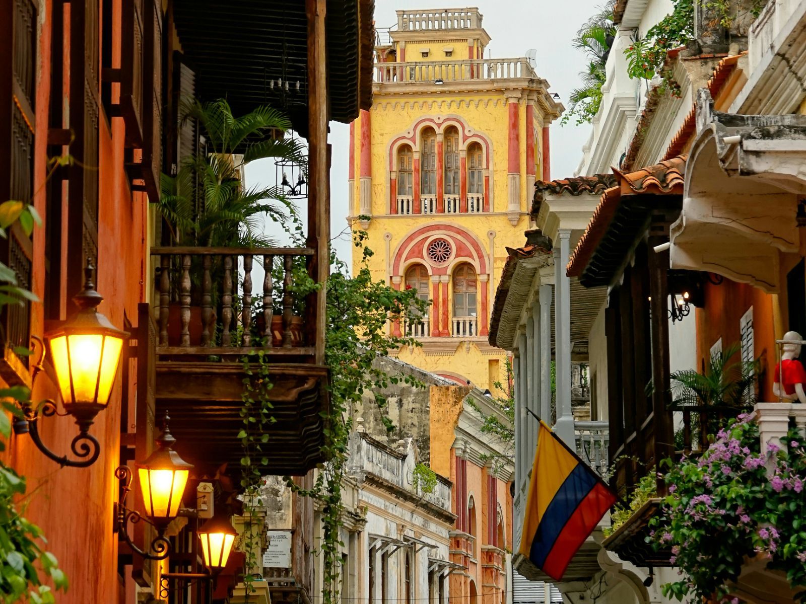 rondreis colombia, cartagena kerktoren