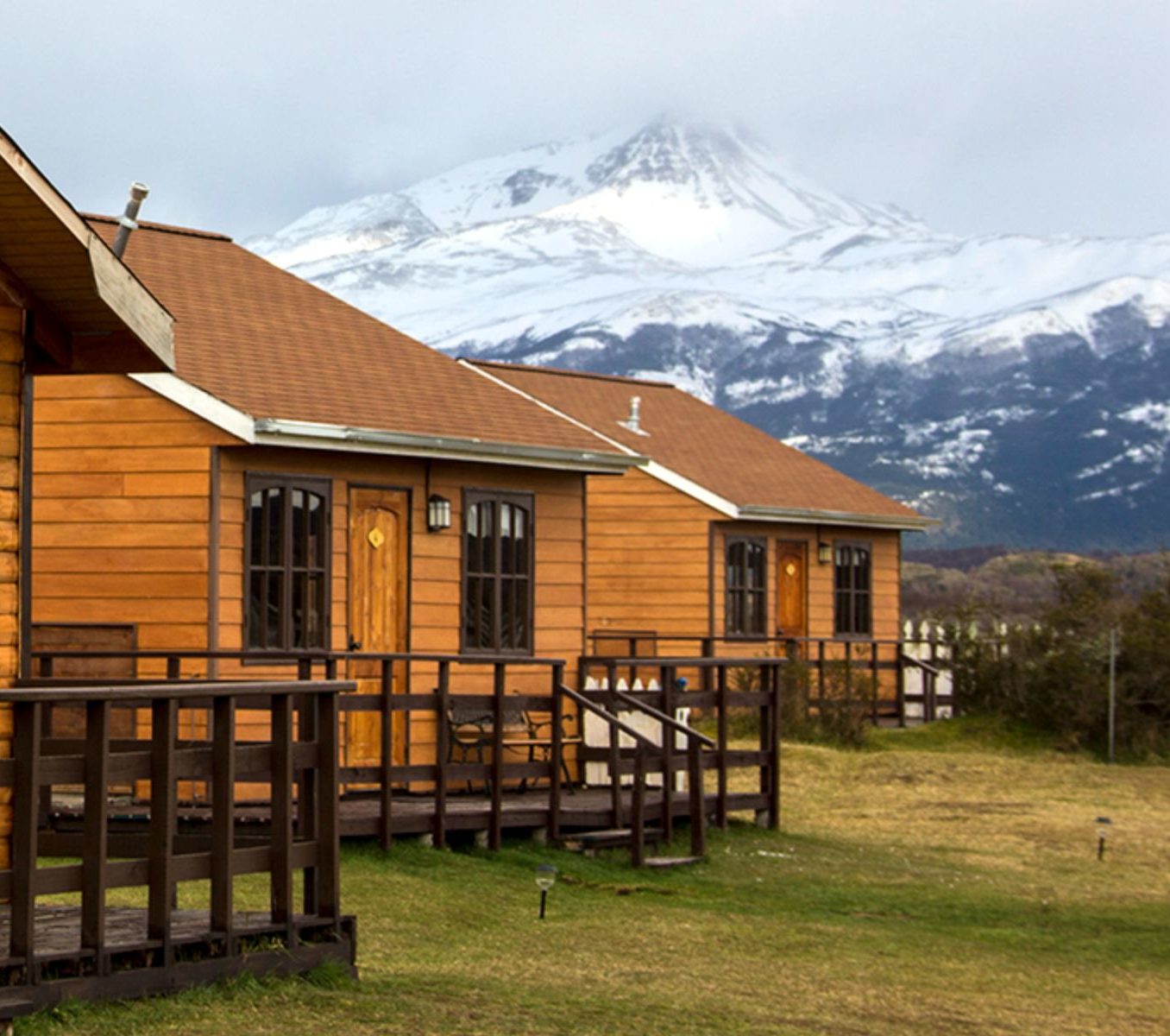 rondreis chili, Torres del Paine, Cabana Tyndall buitenaanzicht
