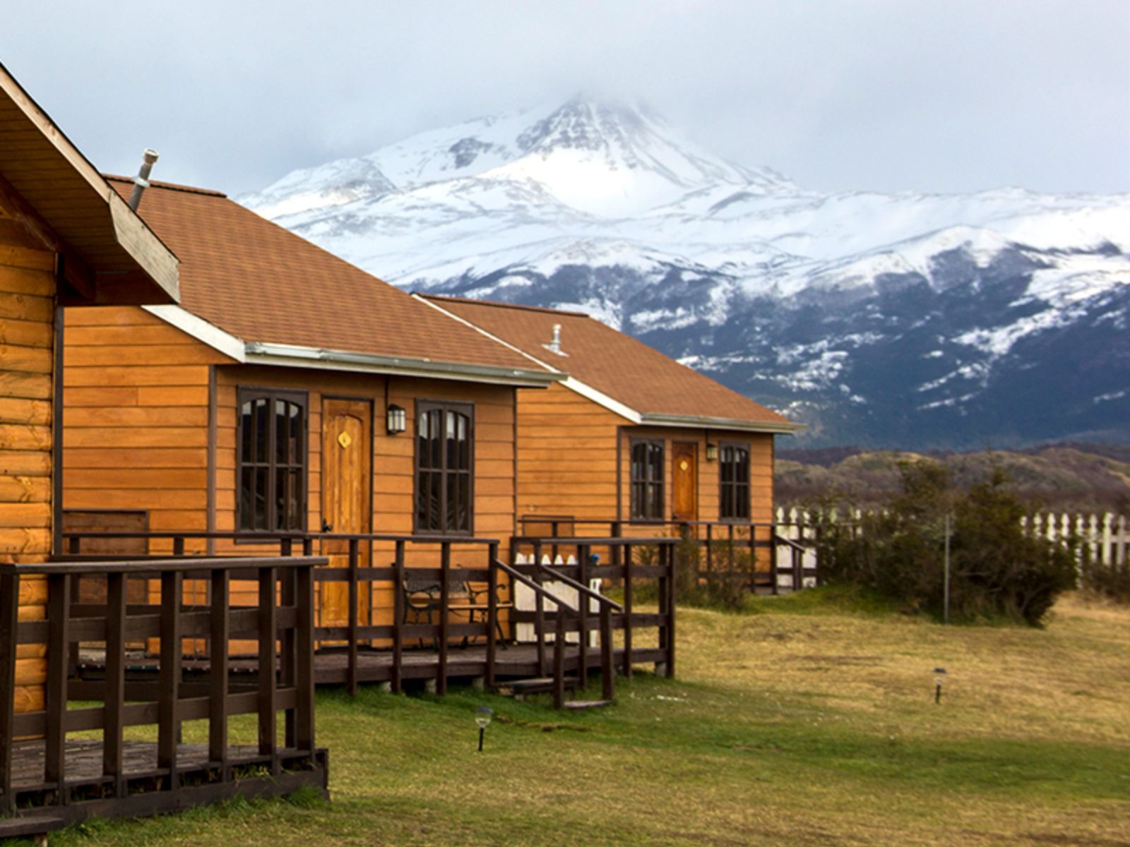 rondreis chili, Torres del Paine, Cabana Tyndall buitenaanzicht