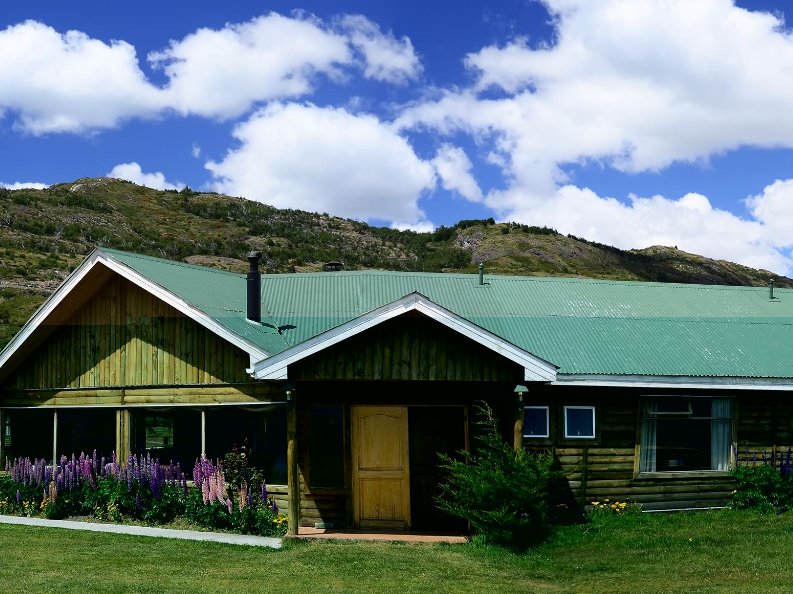 rondreis chili, Torres del Paine, Hotel de Paine buitenaanzicht