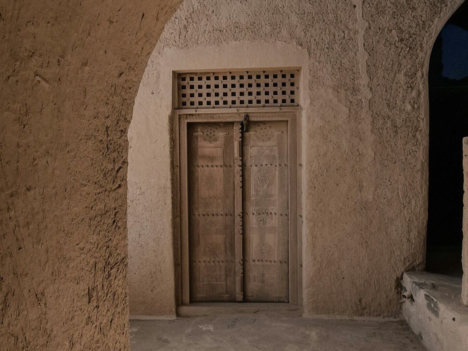 rondreis oman, bahla Deur