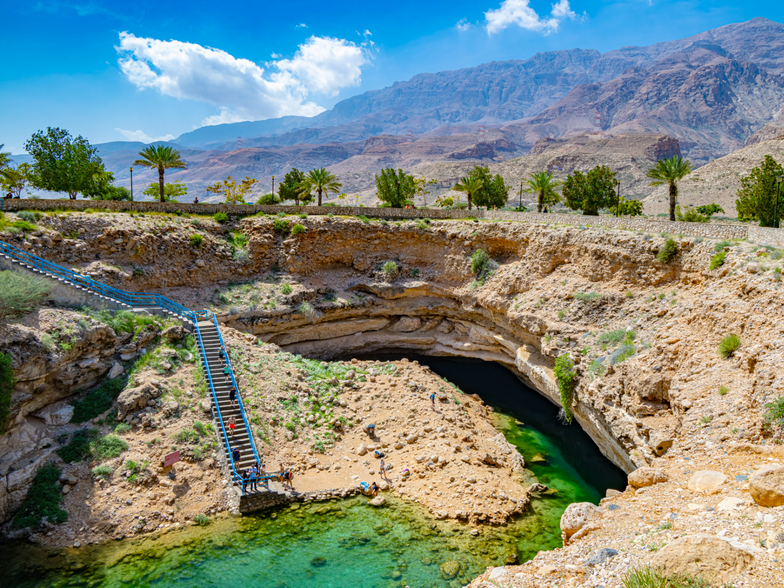 rondreis oman, bimmah sinkhole omgeving