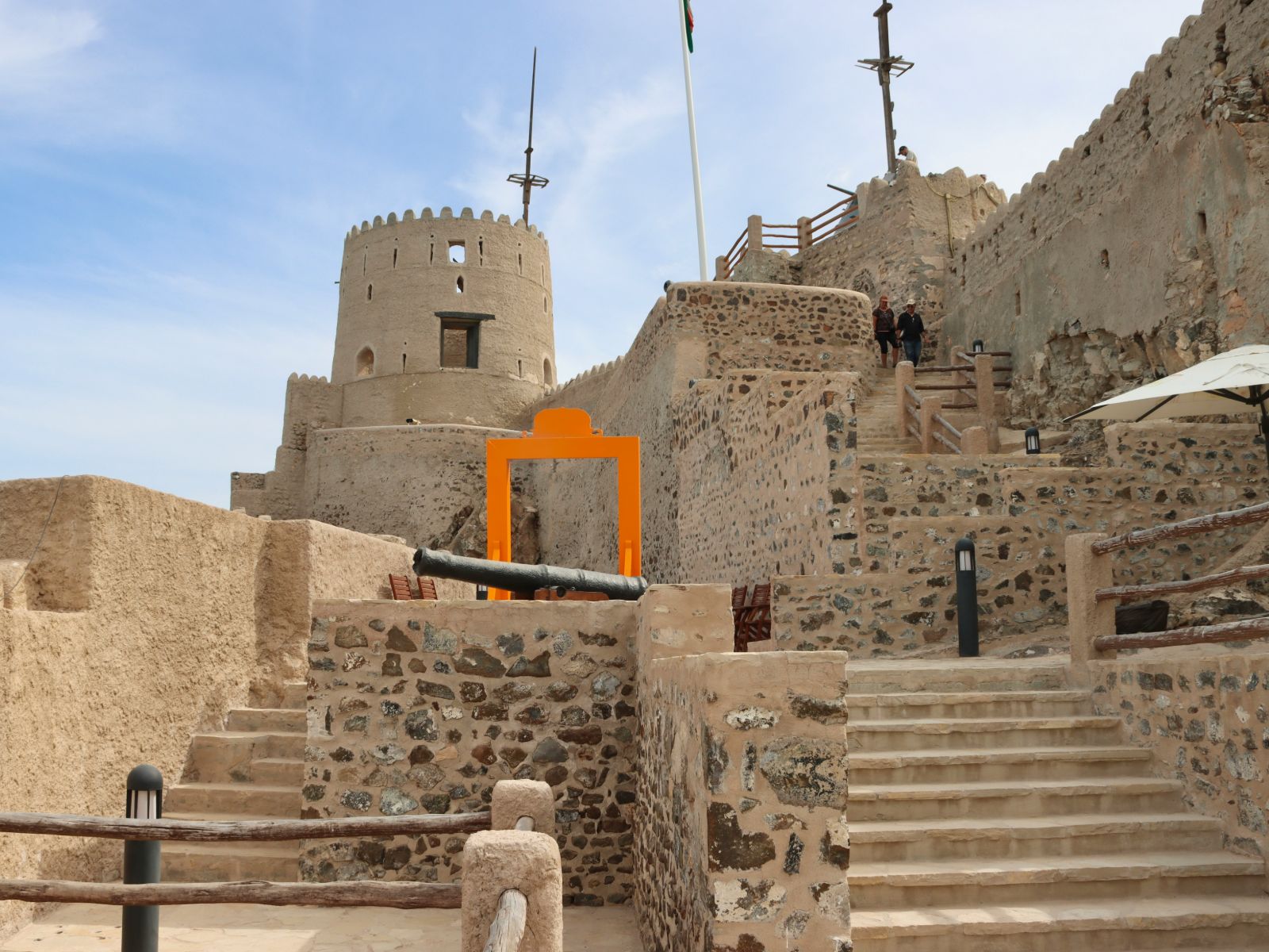rondreis oman, nakhal Kanon