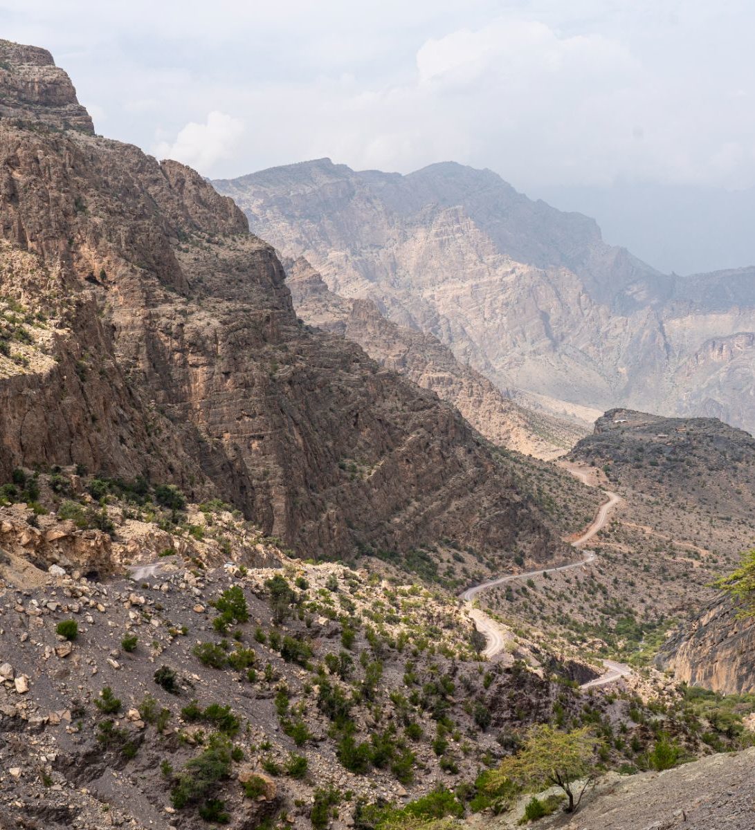 rondreis oman, wadi bani awf weg