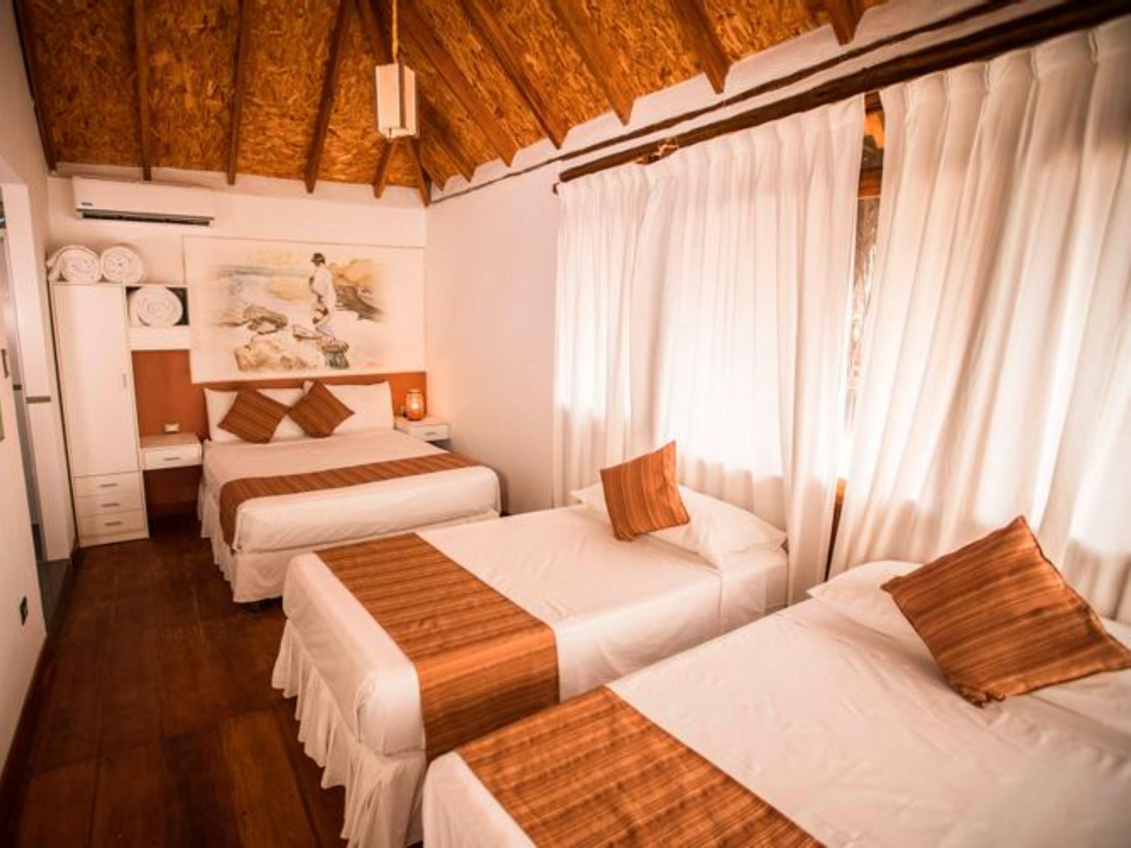 rondreis peru, mancora, vichayito bungalows & carpas vierpersoonskamer