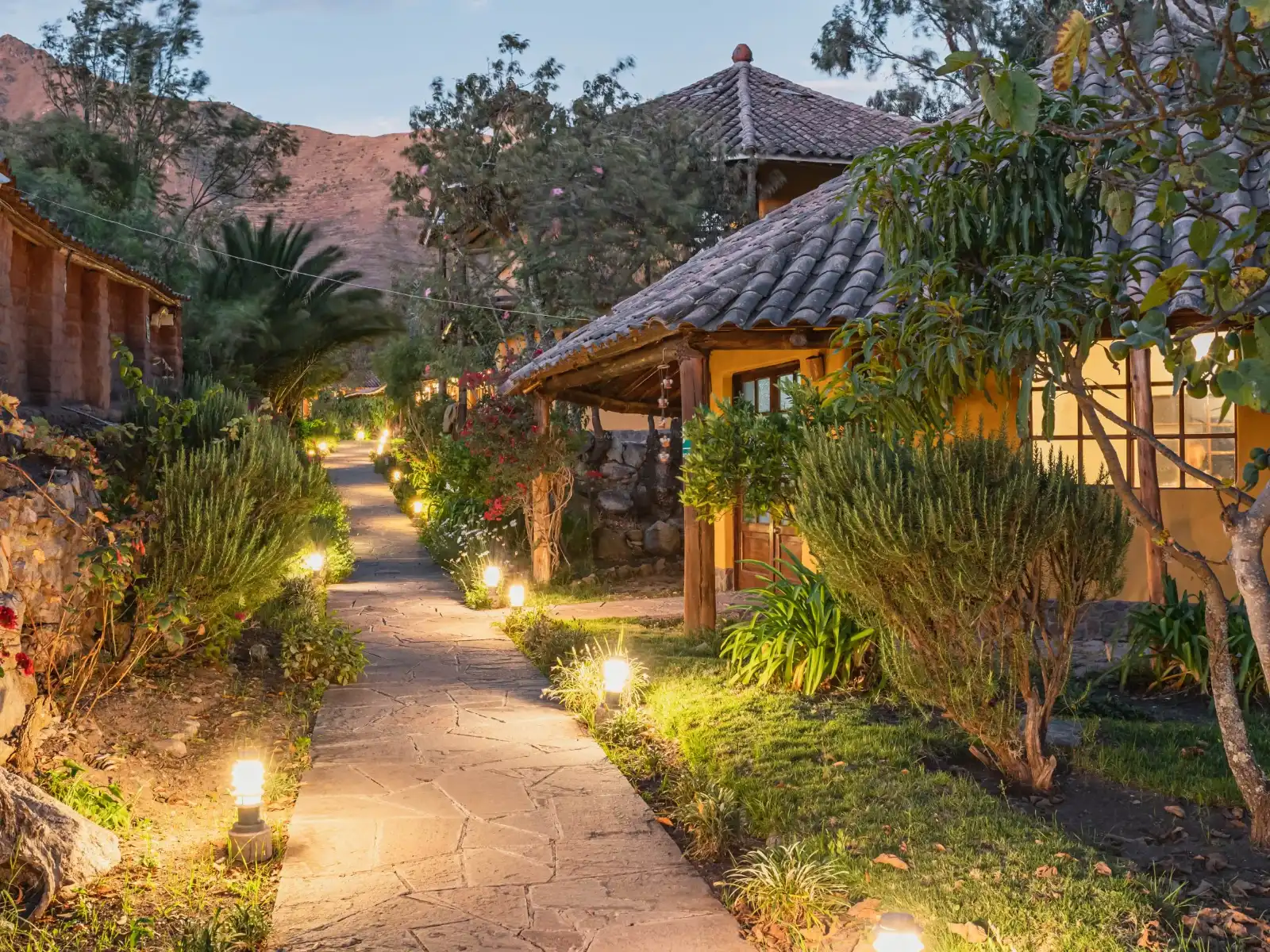 rondreis peru, urubamba ( sacred valley), andean wings valley - buitenaanzicht