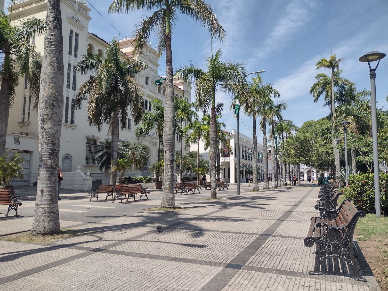 Rondreis Bolivia, Santa Cruz, Plaza Septiembe 24