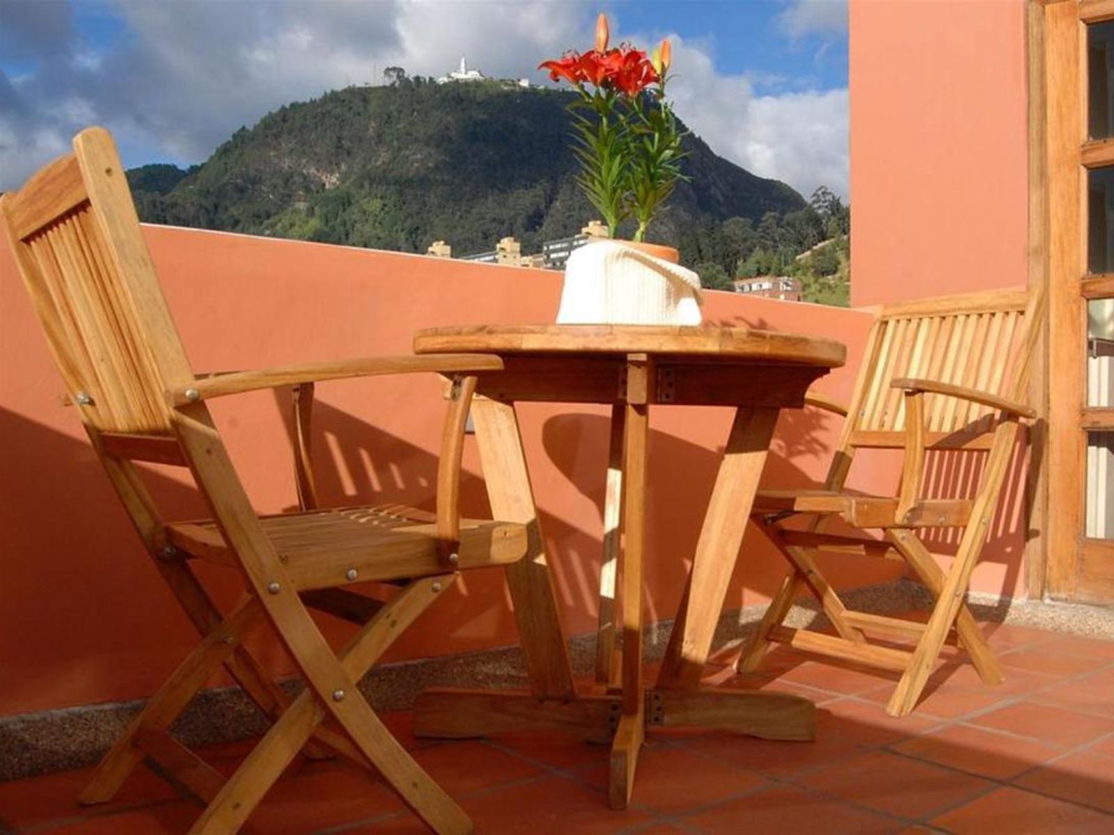 Rondreis Colombia, Bogota, Casa Deco, balkon