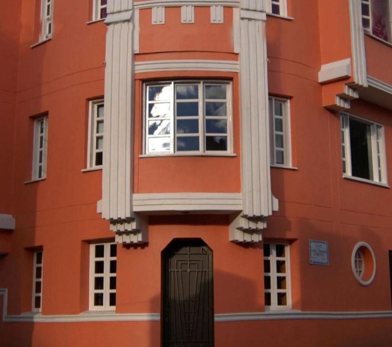 Rondreis Colombia, Bogota, Casa Deco, buitenaanzicht