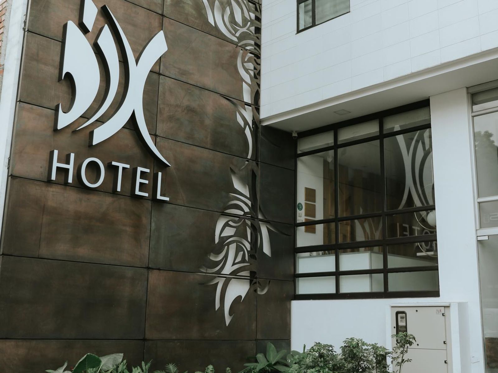 Rondreis Colombia, Medellin,Hotel Dix buitenaanzicht