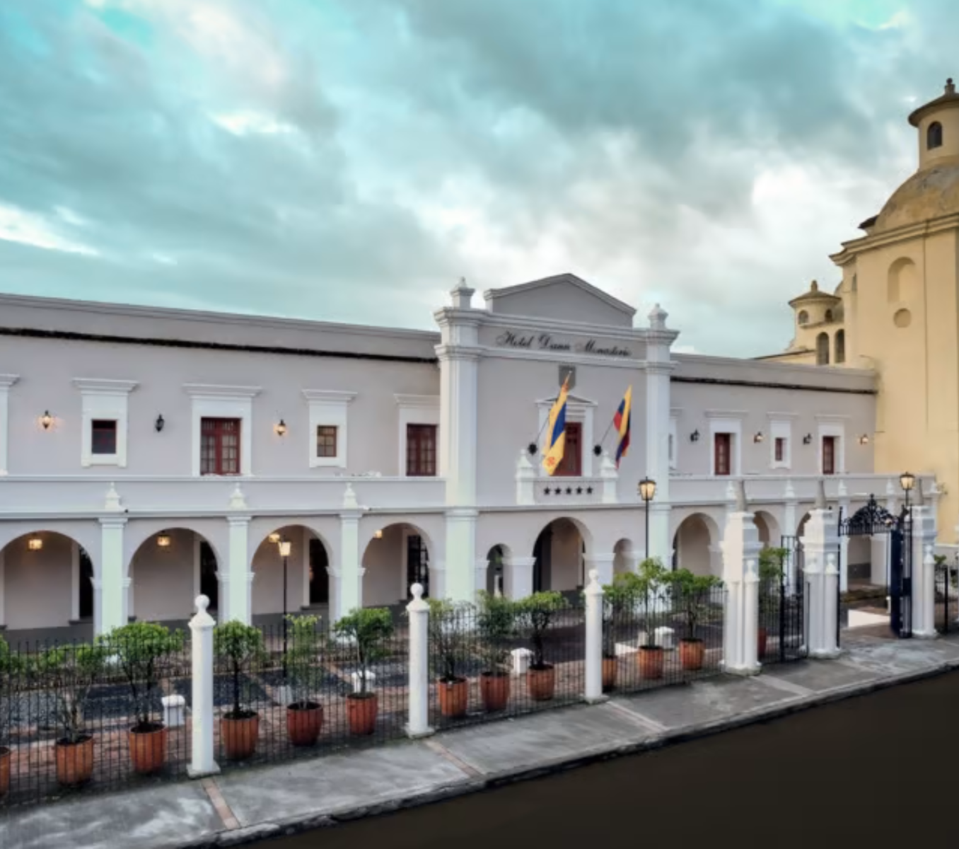 Rondreis Colombia, Popayan, Dann Monasterio, buitenaanzicht