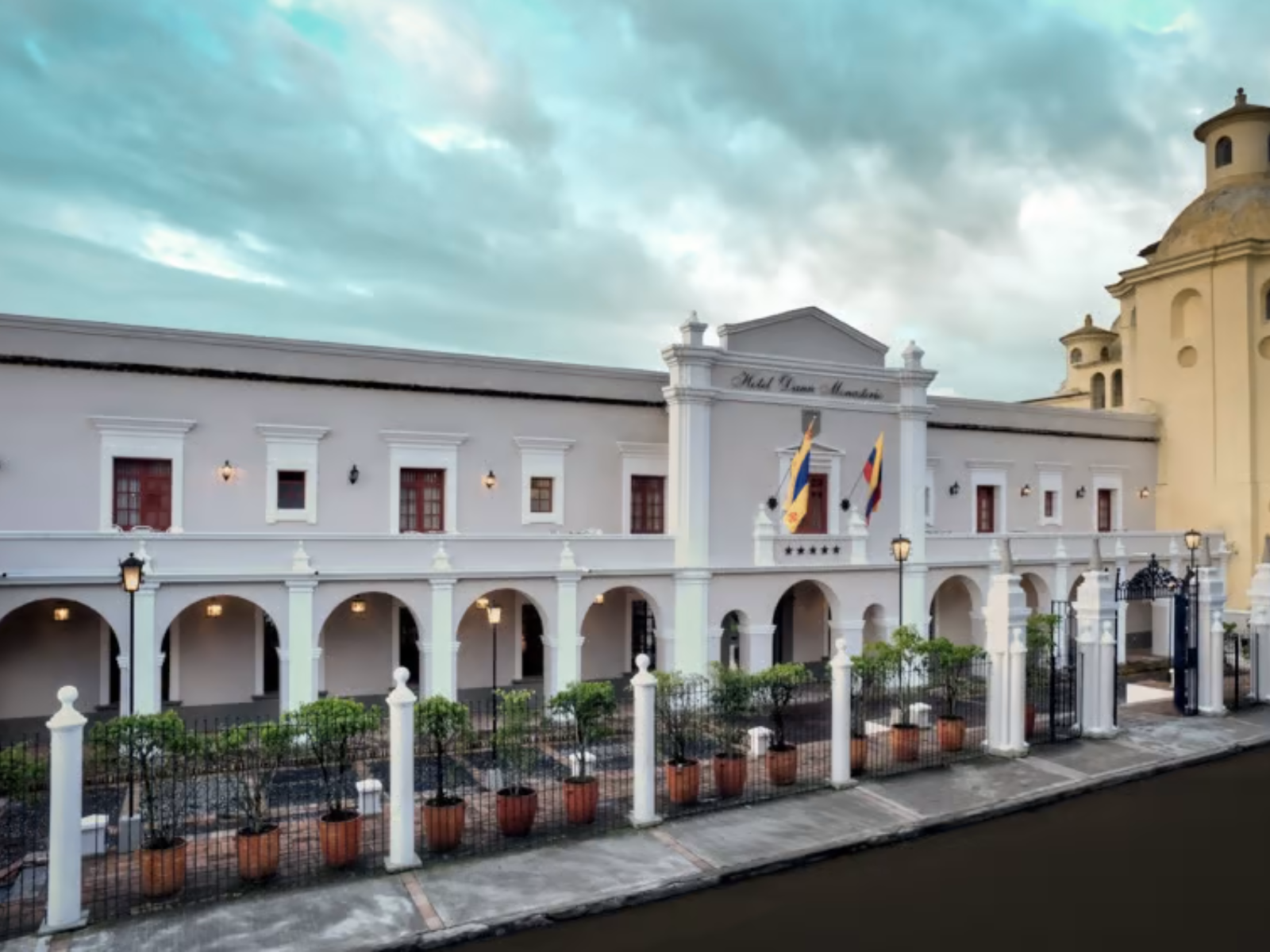 Rondreis Colombia, Popayan, Dann Monasterio, buitenaanzicht