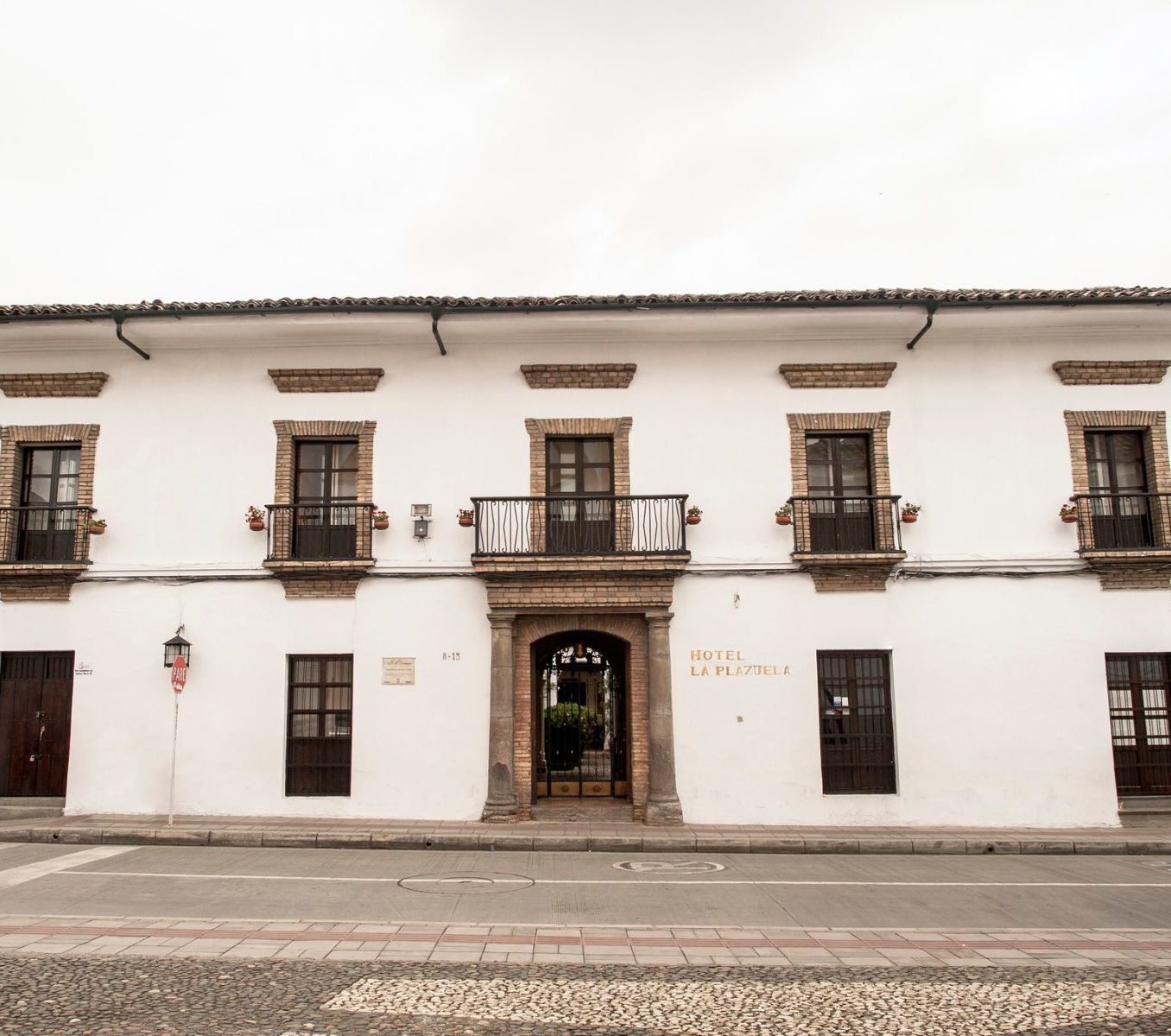 Rondreis Colombia, Popayan, hotel la Plazuea buitenaanzicht