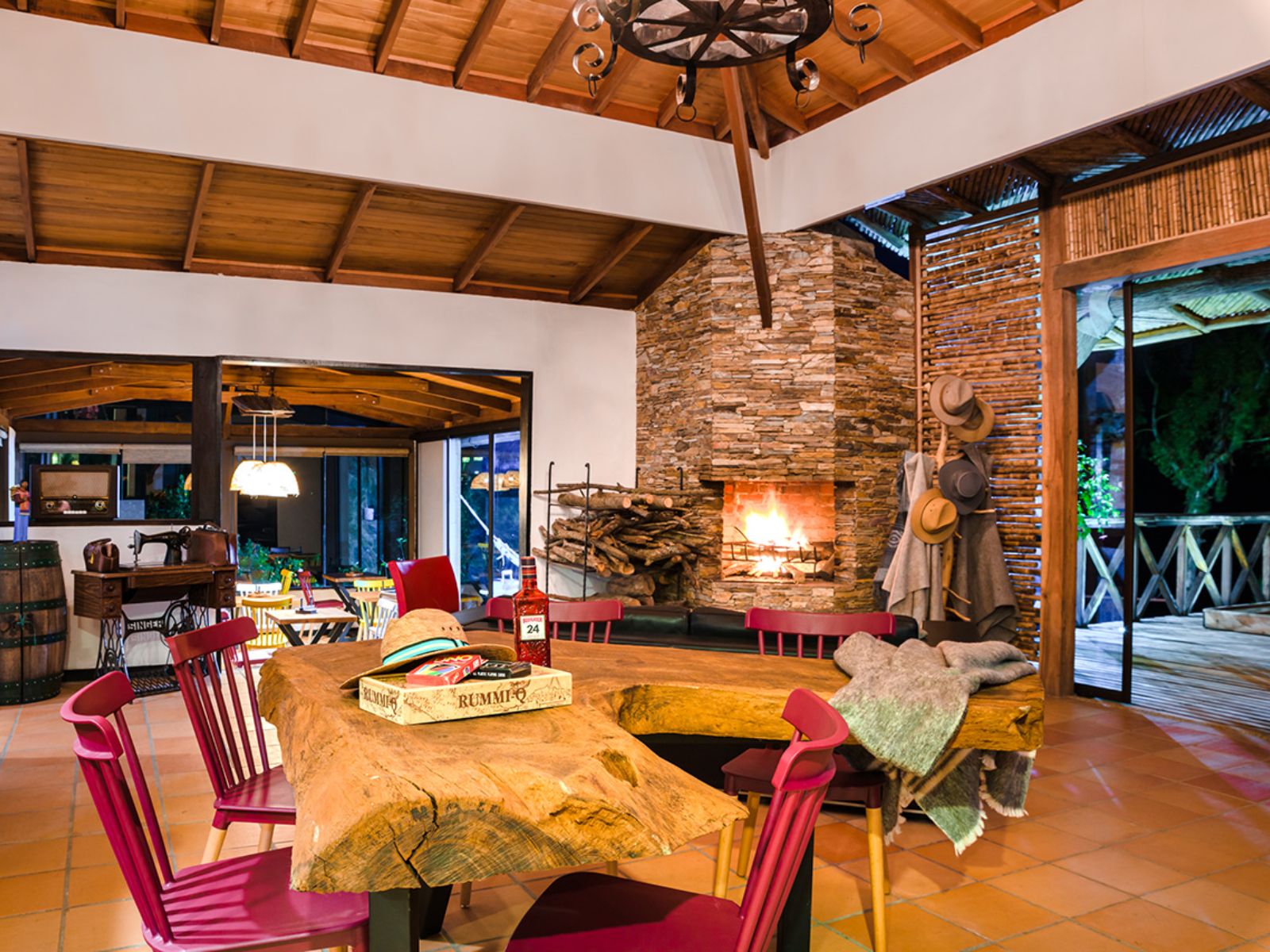 Rondreis Colombia, Salento, Kawa Mountain Retreat lounge