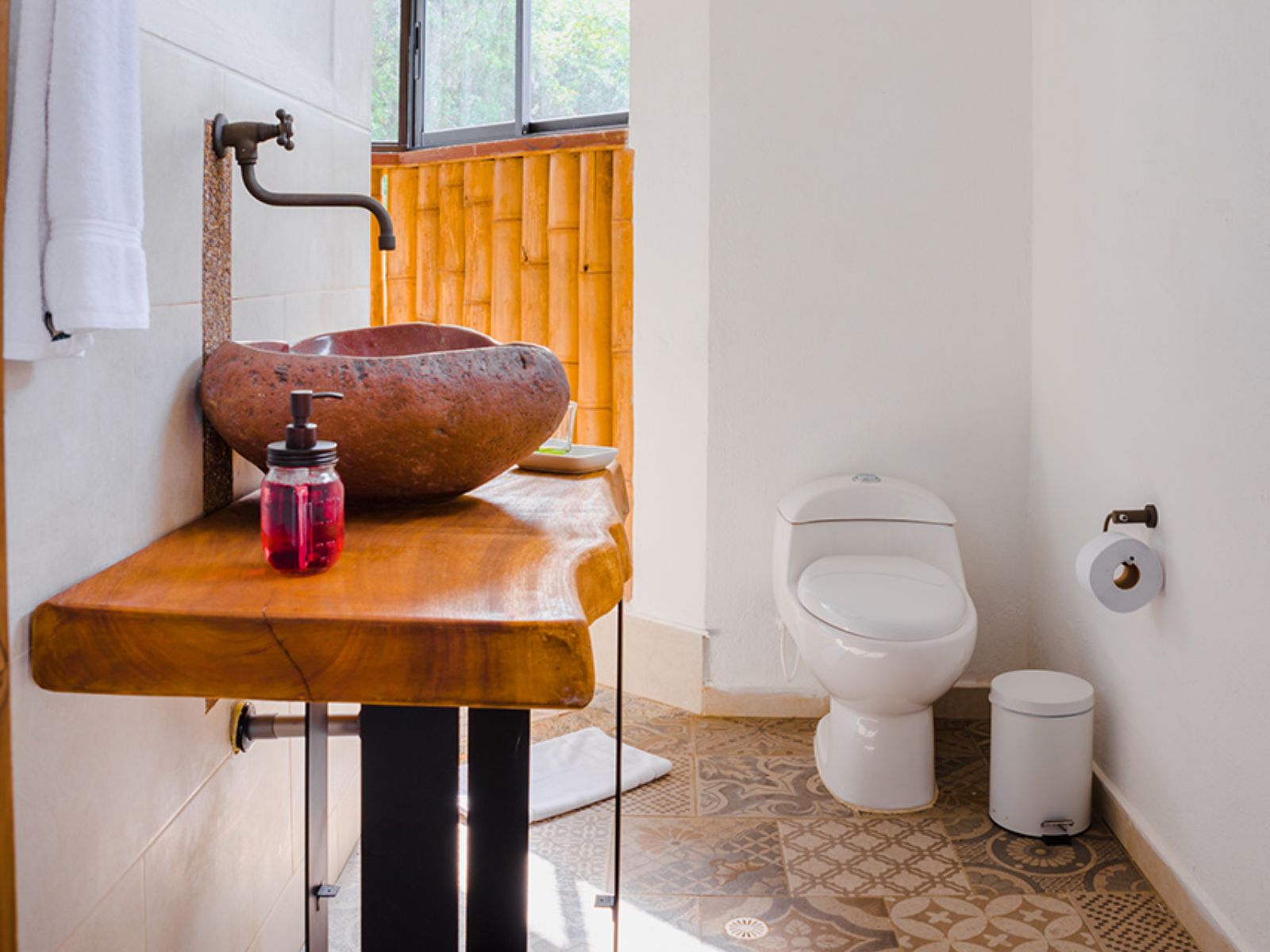 Rondreis Colombia, Salento, Kawa Mountain Retreat toilet