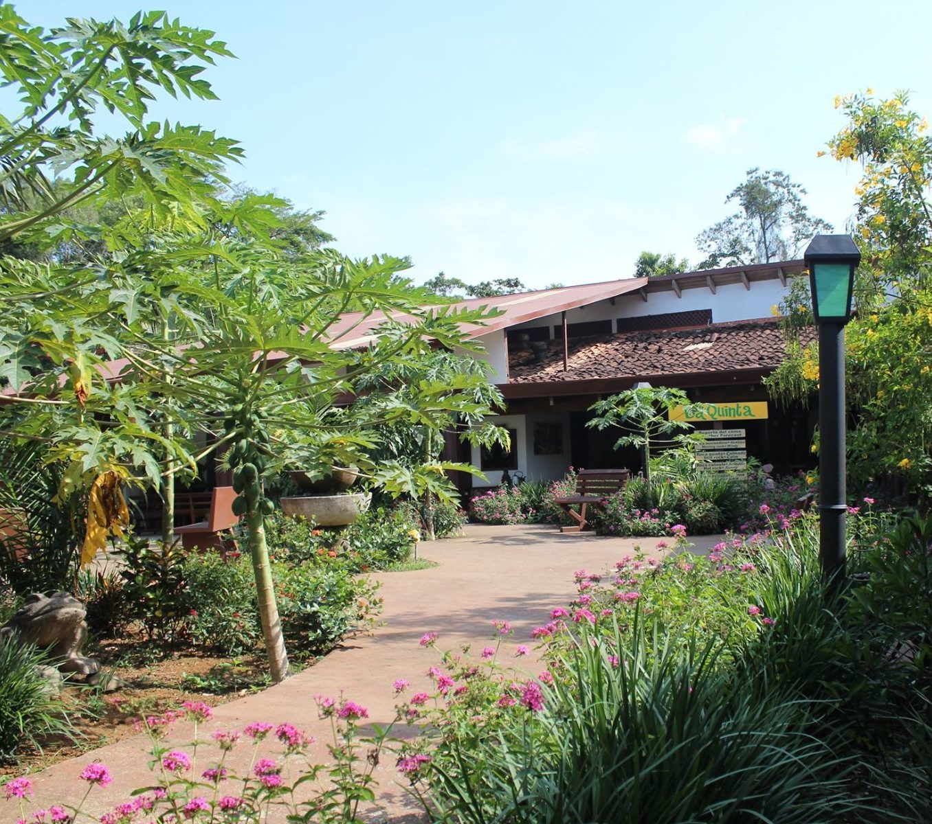 Rondreis Costa Rica, Puerto Viejo de Sarapiqui, La Quinta Sarapiqui Lodge, vooraanzicht
