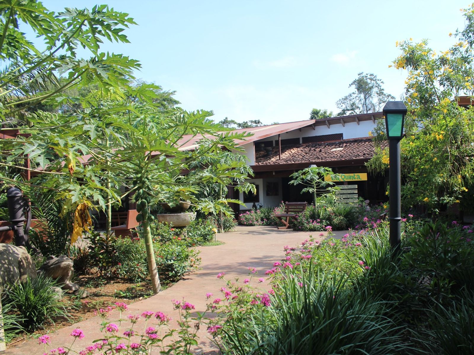 Rondreis Costa Rica, Puerto Viejo de Sarapiqui, La Quinta Sarapiqui Lodge, vooraanzicht