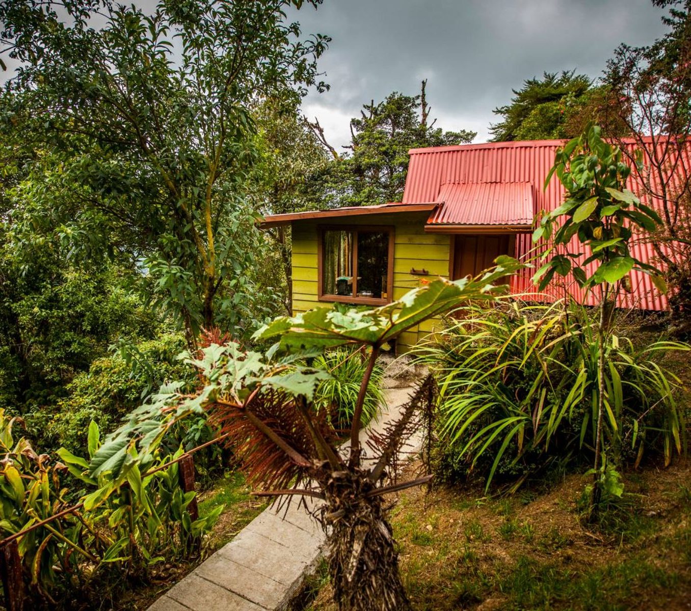 Rondreis Costa Rica, San Gerardo de Dota, Paraíso Quetzal Lodge, buitenaanzicht lodge