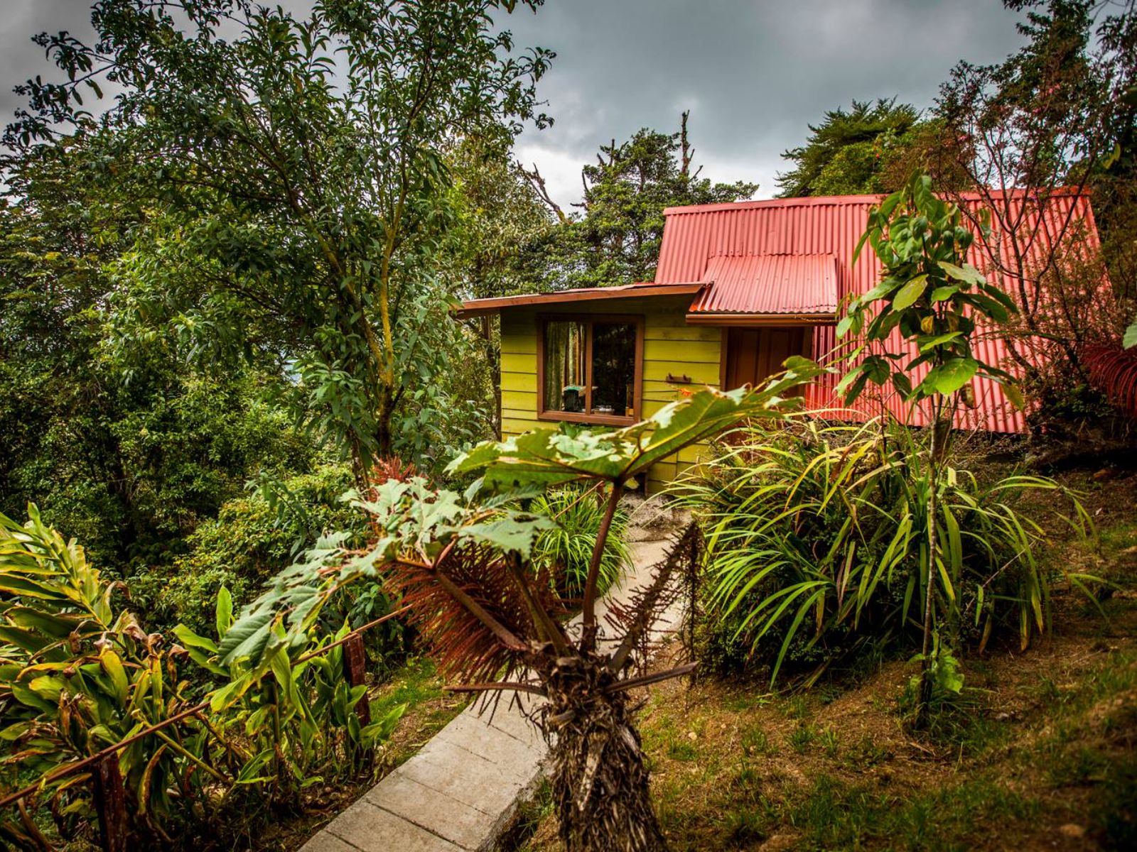Rondreis Costa Rica, San Gerardo de Dota, Paraíso Quetzal Lodge, buitenaanzicht lodge