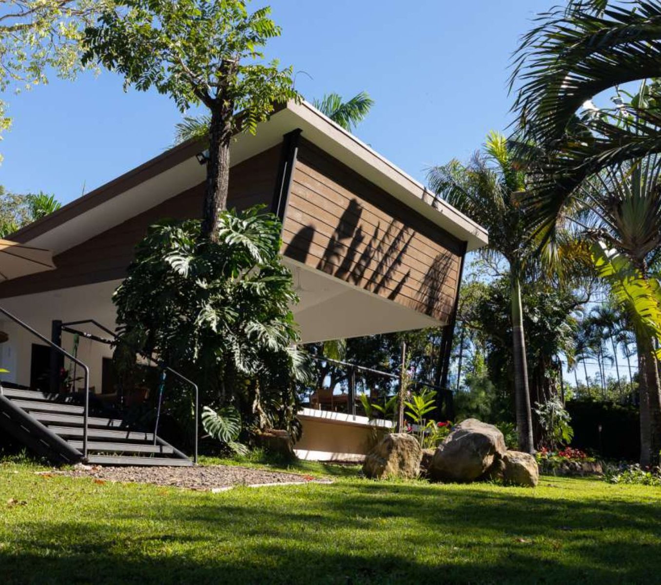 Rondreis Costa Rica, San Jose, Hotel Guacima Escondida, buitenaanzicht