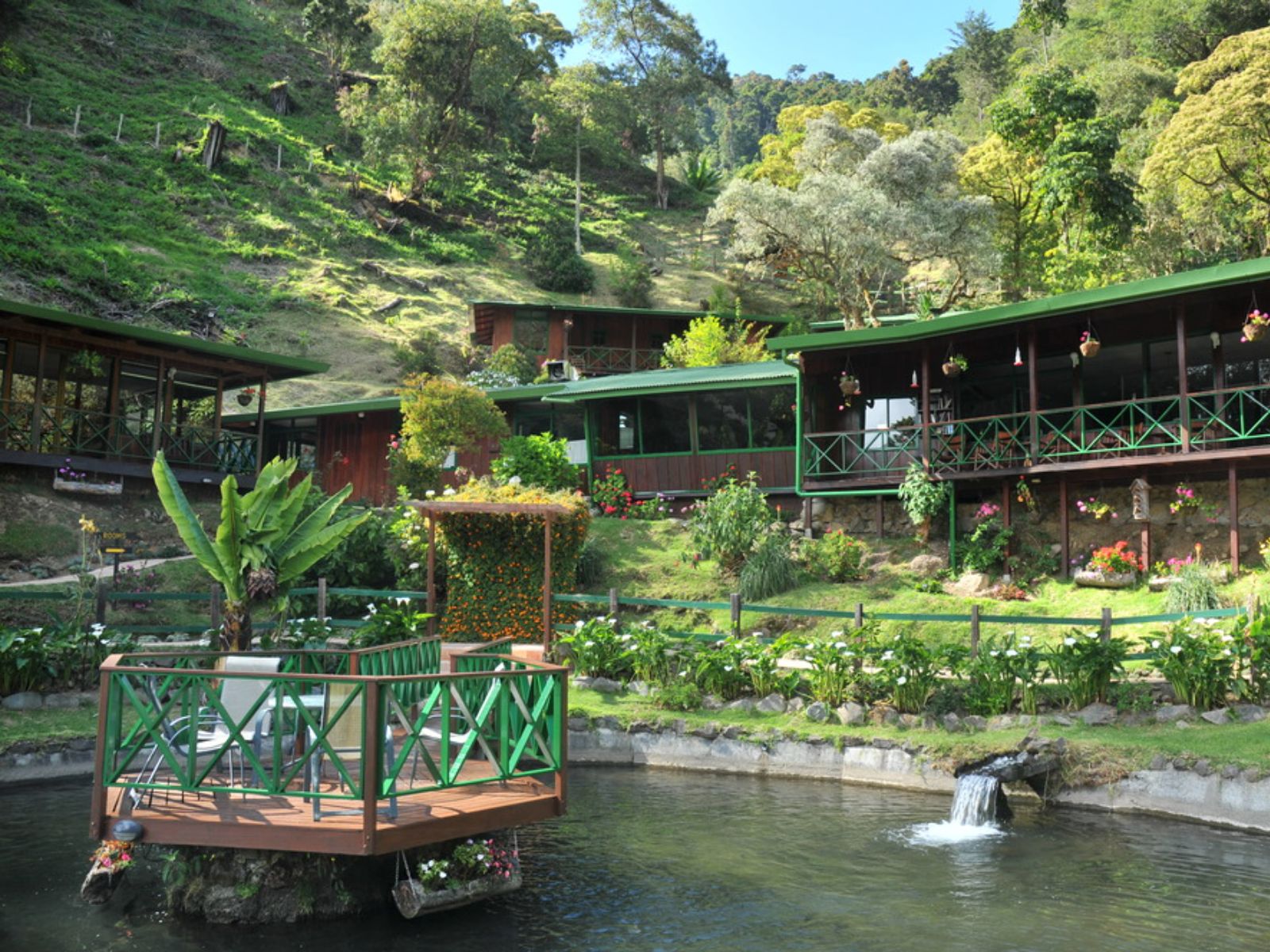 Rondreis Costa Rica, San gerardo de Dota, Trogon Lodge buitenaanzicht